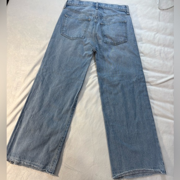 Old Navy High Rise Baggy Wide Leg Jeans Women’s 14 Light Wash Distressed Raw Hem - Picture 2 of 7